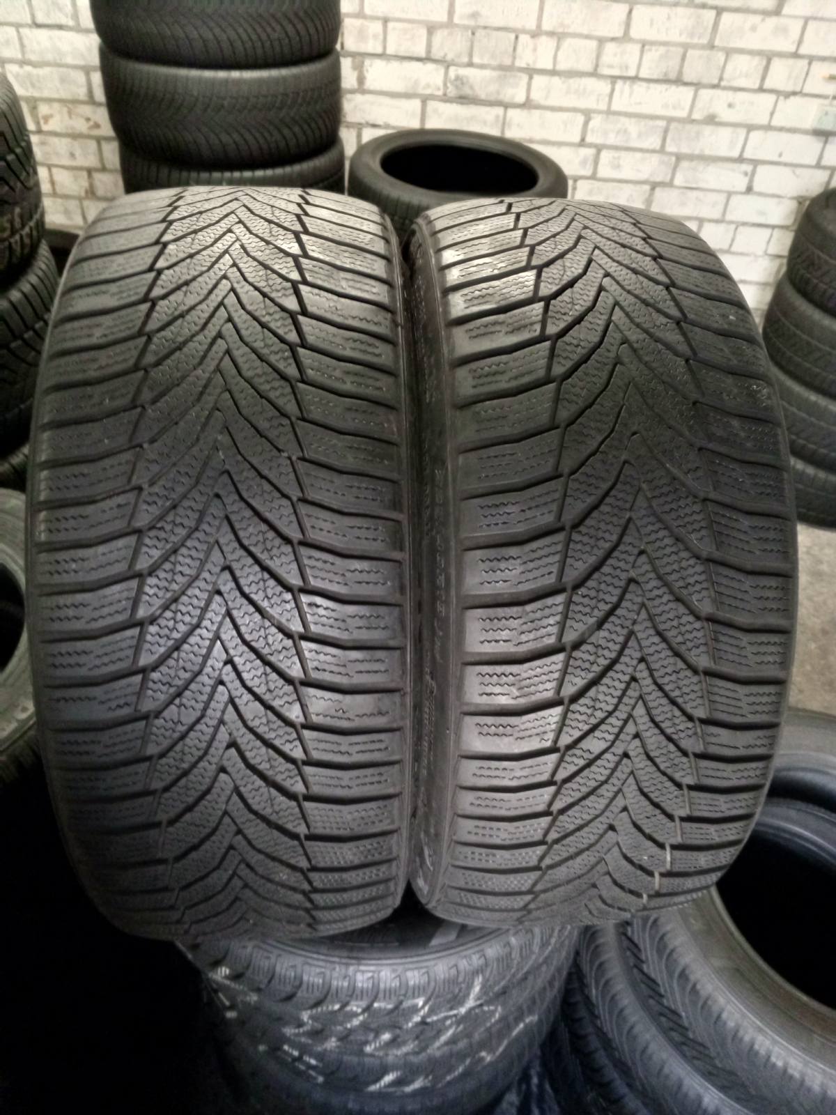 шины бу 225/40 R18
